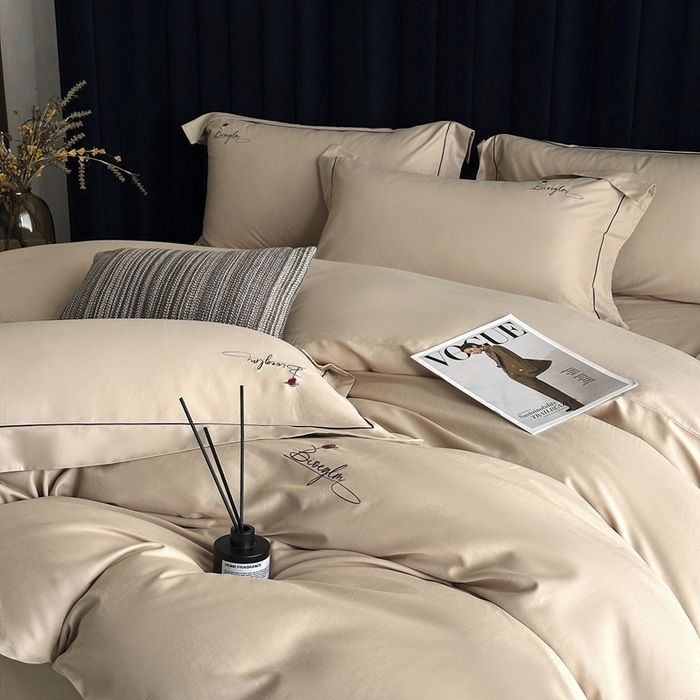 91家纺网 家纺一手货源 找家纺 南泉坊 2025新款60支全棉纯棉数码印花磨毛四件套 知薇-曲奇色