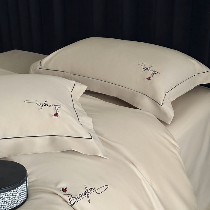 91家纺网 家纺一手货源 找家纺 南泉坊 2025新款60支全棉纯棉数码印花磨毛四件套 知薇-曲奇色