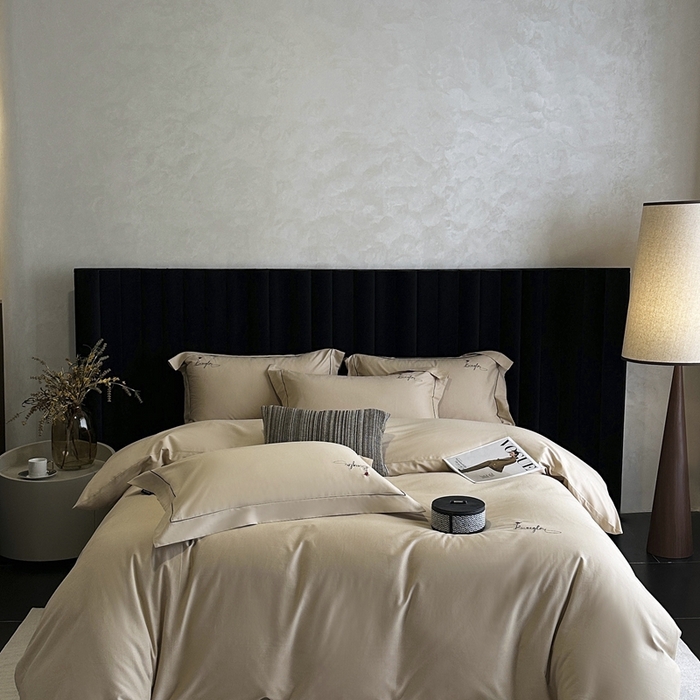 91家纺网 家纺一手货源 找家纺 南泉坊 2025新款60支全棉纯棉数码印花磨毛四件套 知薇-曲奇色