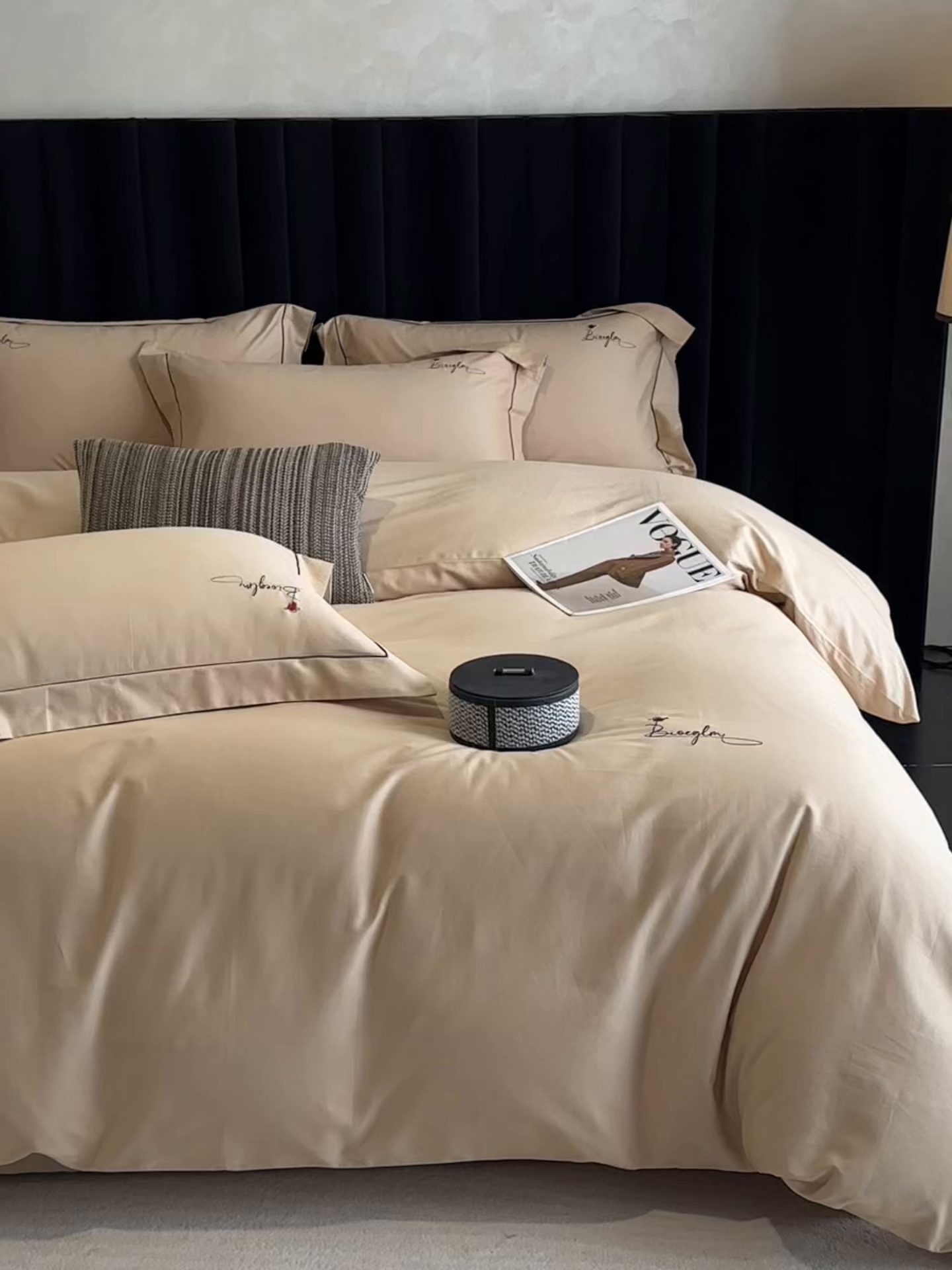 91家纺网 家纺一手货源 找家纺 南泉坊 2025新款60支全棉纯棉数码印花磨毛四件套 知薇-曲奇色