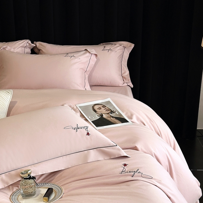 91家纺网 家纺一手货源 找家纺 南泉坊 2025新款60支全棉纯棉数码印花磨毛四件套 知薇-粉