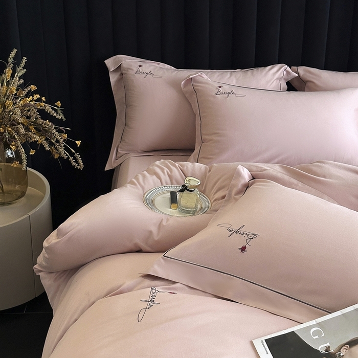 91家纺网 家纺一手货源 找家纺 南泉坊 2025新款60支全棉纯棉数码印花磨毛四件套 知薇-粉