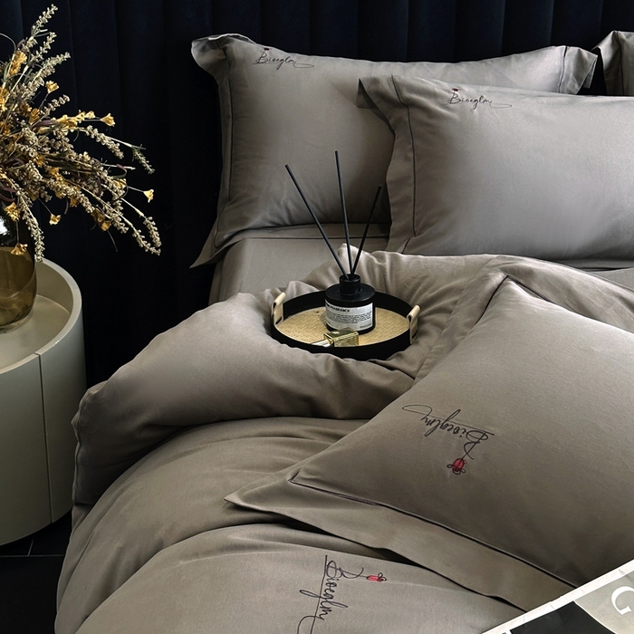 91家纺网 家纺一手货源 找家纺 南泉坊 2025新款60支全棉纯棉数码印花磨毛四件套 知薇-灰咖