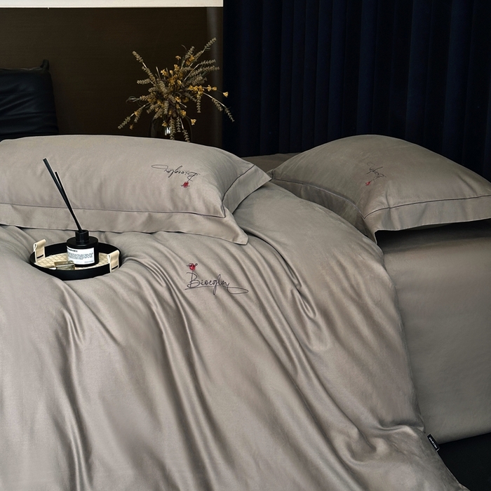 91家纺网 家纺一手货源 找家纺 南泉坊 2025新款60支全棉纯棉数码印花磨毛四件套 知薇-灰咖