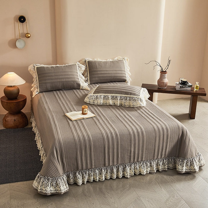 91家纺网 家纺一手货源 找家纺 予梦家纺 2025新款床盖 蔷薇-云雾灰