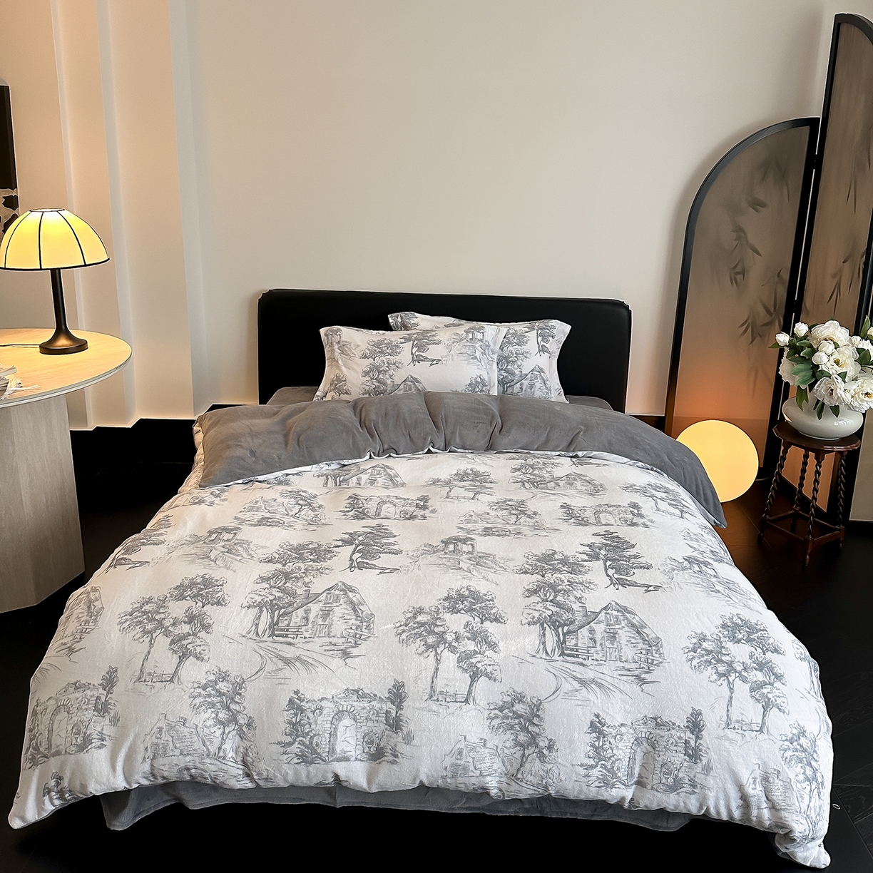 91家纺网 家纺一手货源 找家纺 三味舒屋 2025新款奢暖数码印花牛奶绒四件套-模特图 西西里