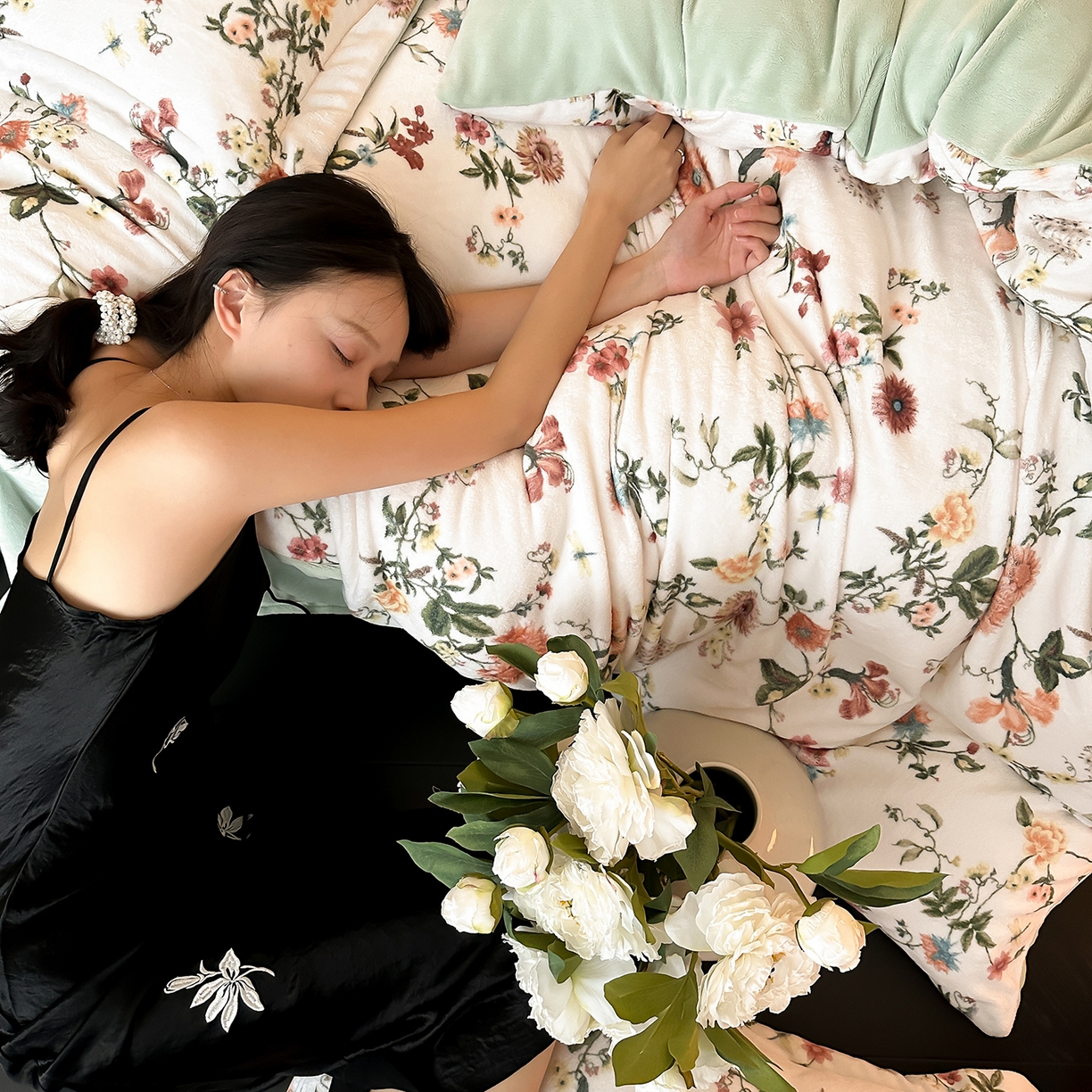 三味舒屋 2025新款奢暖数码印花牛奶绒四件套-模特图 花漾