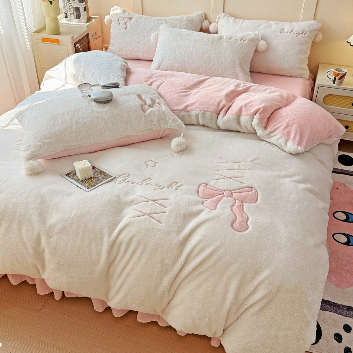 麦朵家居 2025新款毛球高克重兔毛贴布绣牛奶绒四件套高克重宝宝绒床裙款四件套 兔毛-领结粉