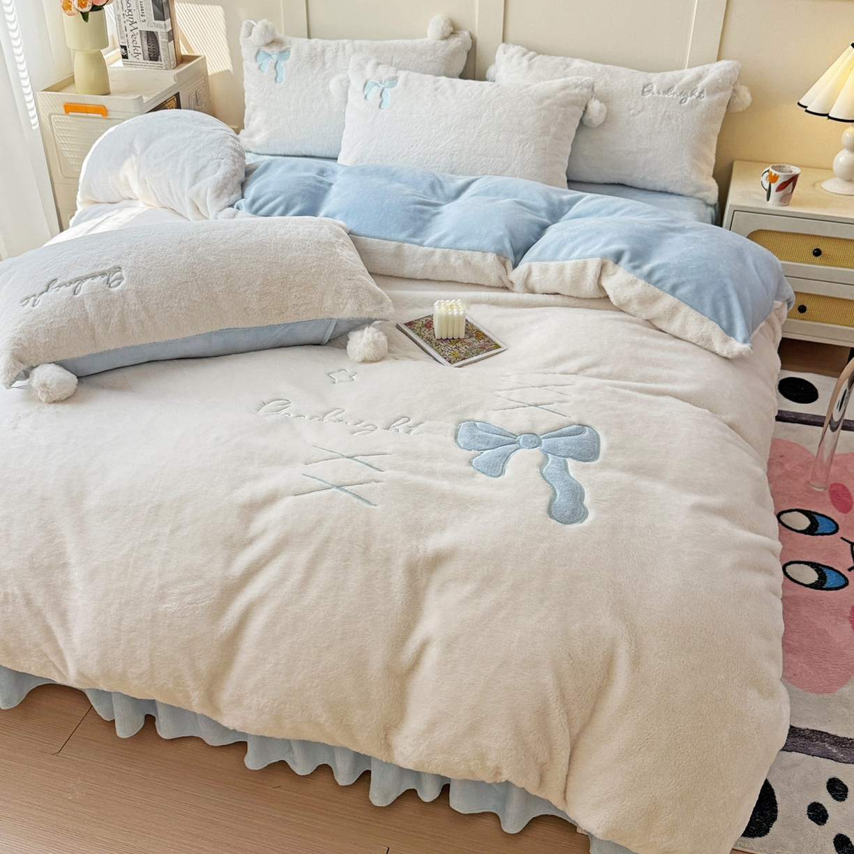 麦朵家居 2025新款毛球高克重兔毛贴布绣牛奶绒四件套高克重宝宝绒床裙款四件套 兔毛-领结兰