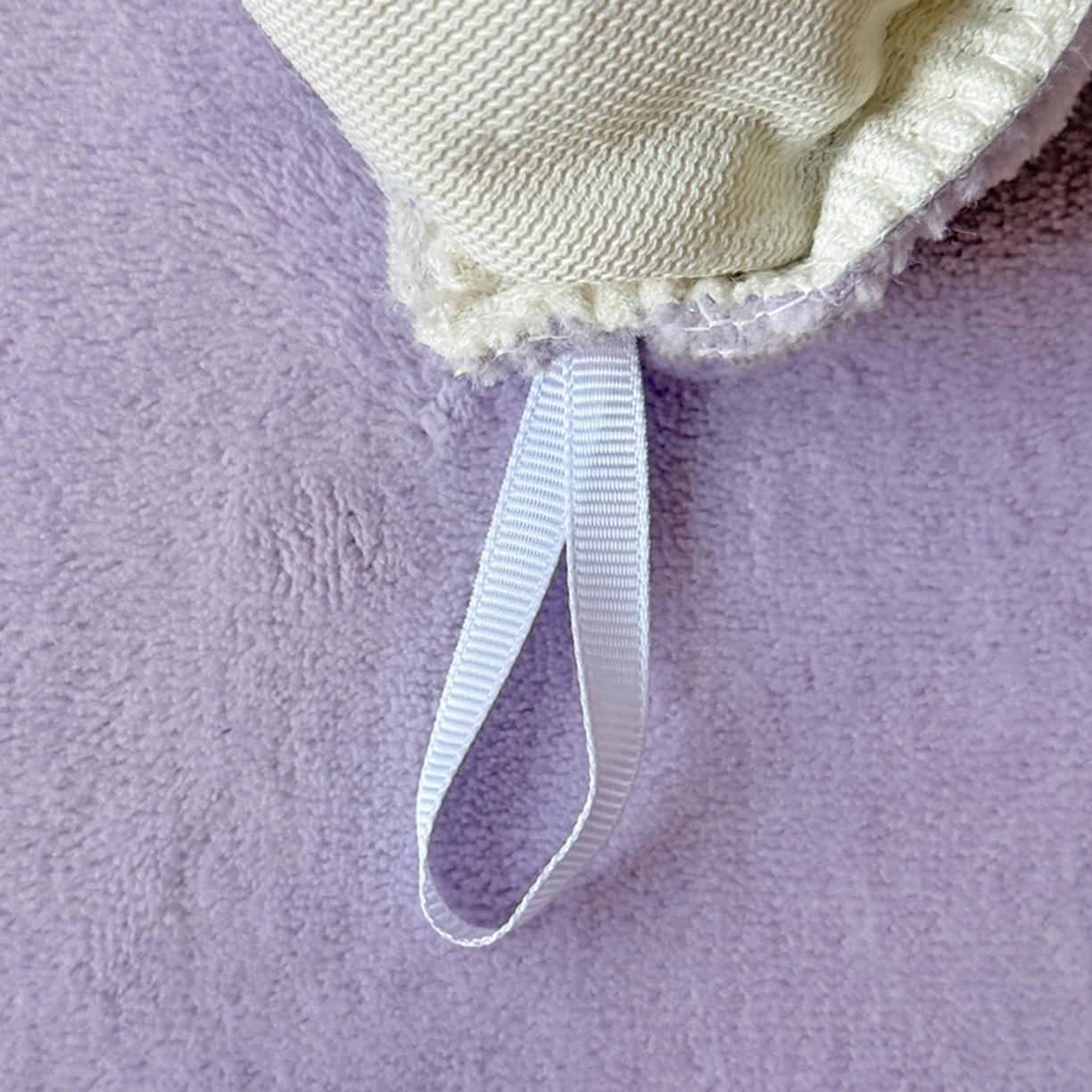 91家纺网 家纺一手货源 找家纺 麦朵家居 2025新款毛球高克重兔毛贴布绣牛奶绒四件套高克重宝宝绒床裙款四件套 兔毛-领结紫