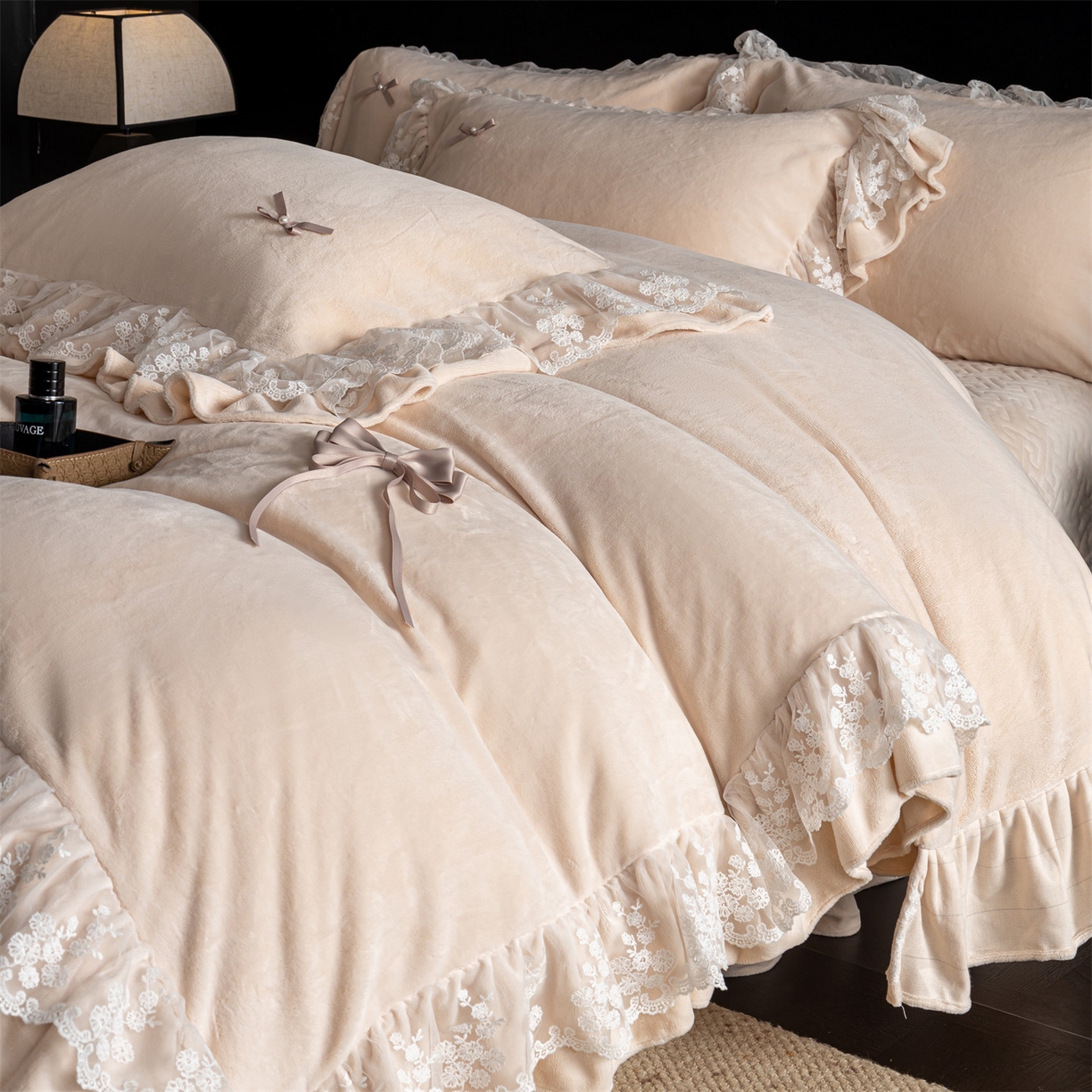 91家纺网 家纺一手货源 找家纺 （总）罗优家纺 2025新款柔梦花边款暖绒四件套