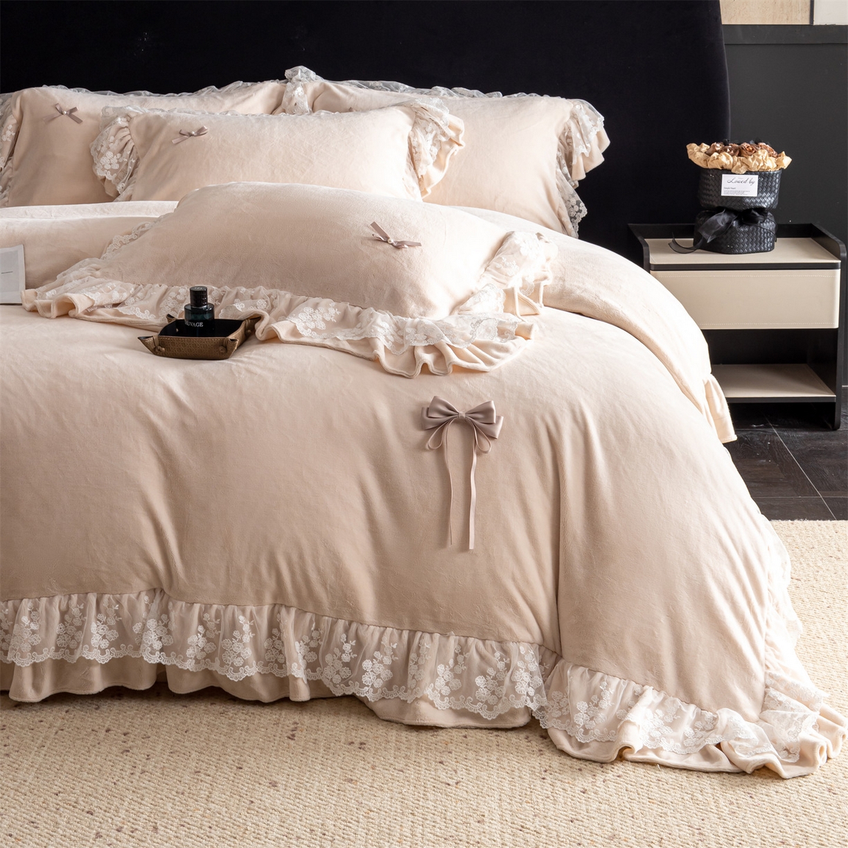 91家纺网 家纺一手货源 找家纺 （总）罗优家纺 2025新款柔梦花边款暖绒四件套