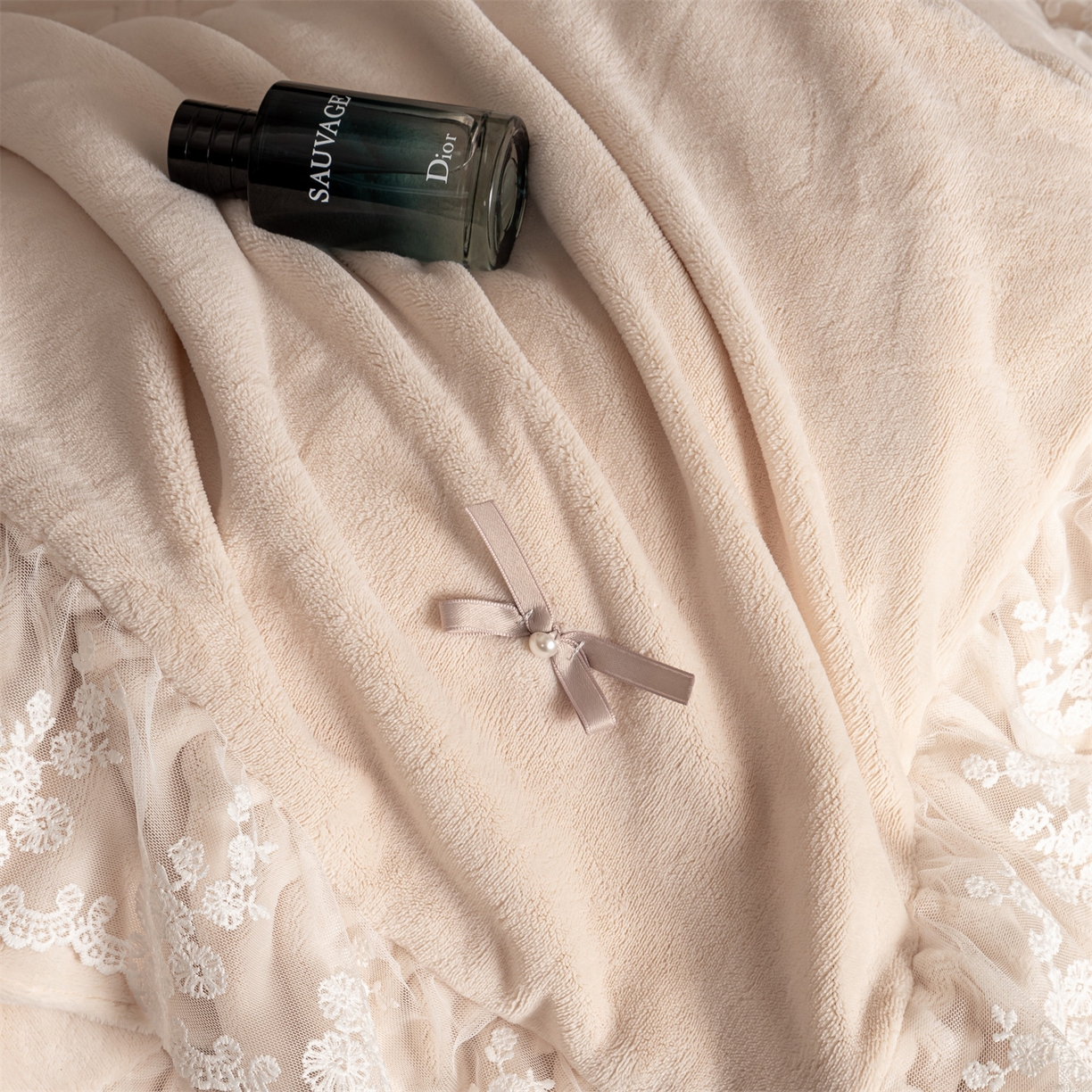 91家纺网 家纺一手货源 找家纺 （总）罗优家纺 2025新款柔梦花边款暖绒四件套