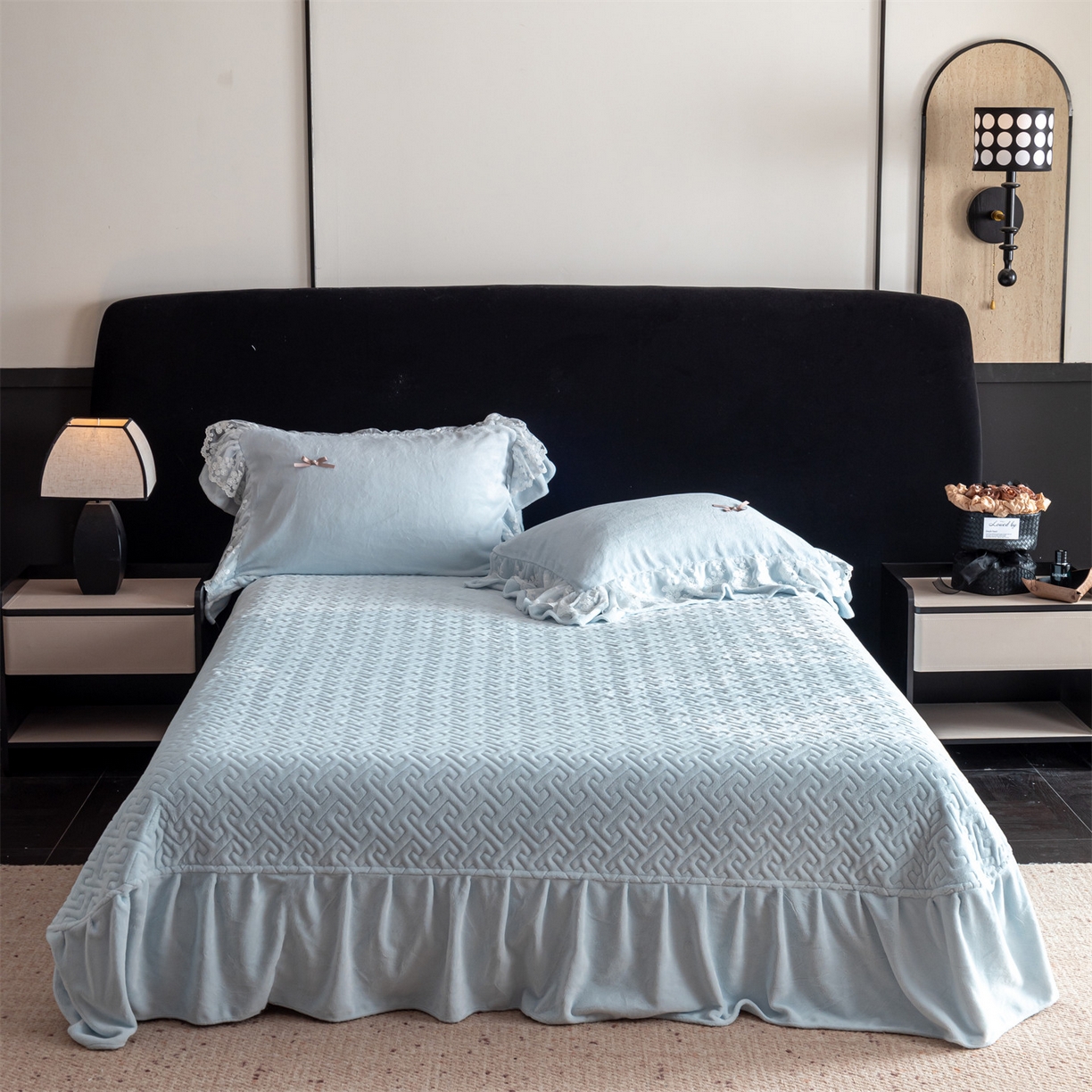 91家纺网 家纺一手货源 找家纺 罗优家纺 2025新款柔梦花边款暖绒四件套 柔雾蓝