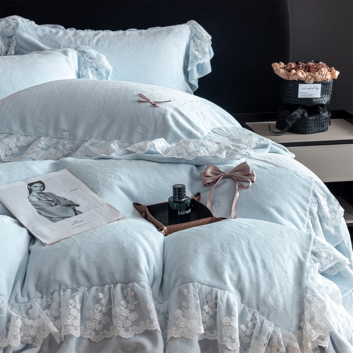 91家纺网 家纺一手货源 找家纺 罗优家纺 2025新款柔梦花边款暖绒四件套 柔雾蓝