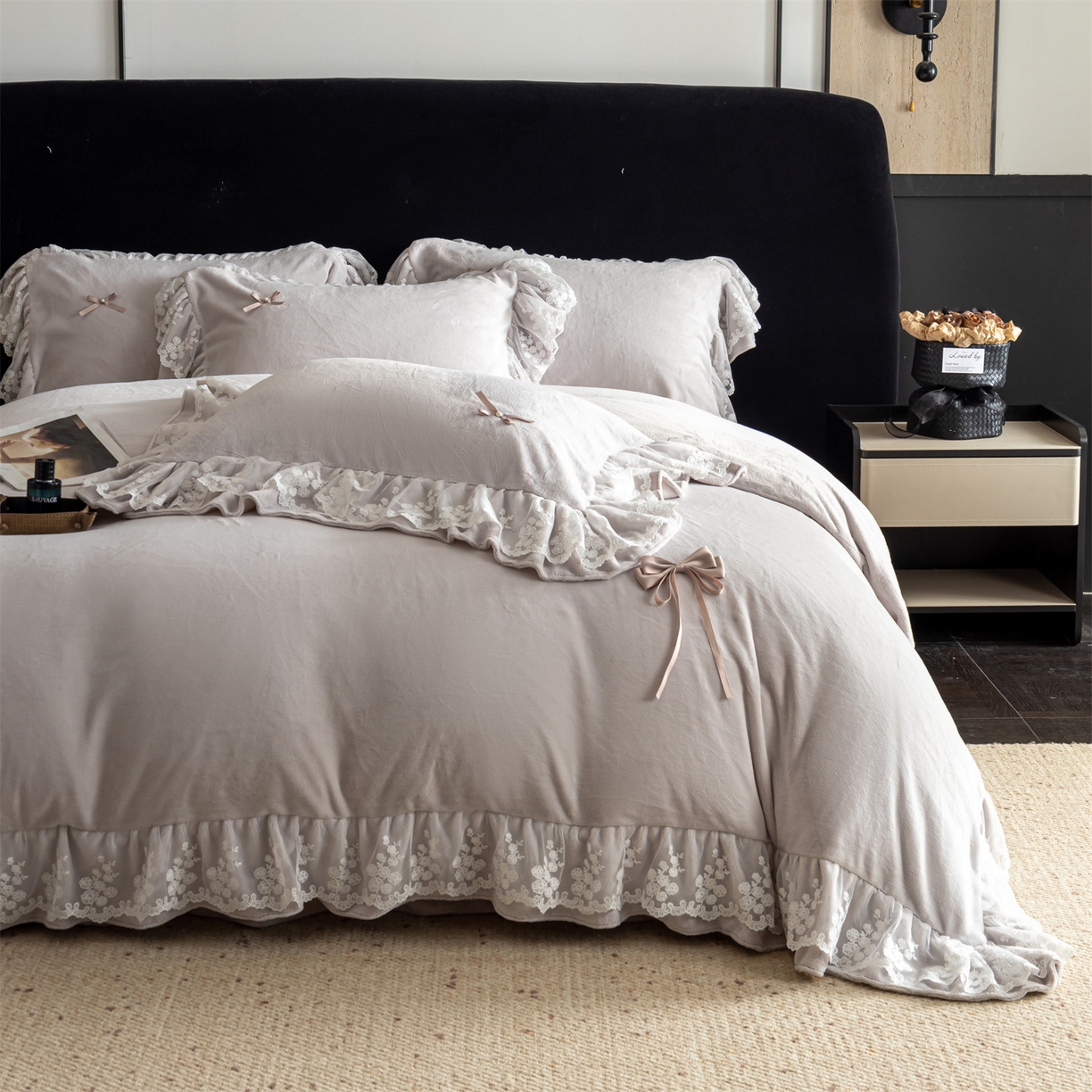 91家纺网 家纺一手货源 找家纺 罗优家纺 2025新款柔梦花边款暖绒四件套 柔雅灰