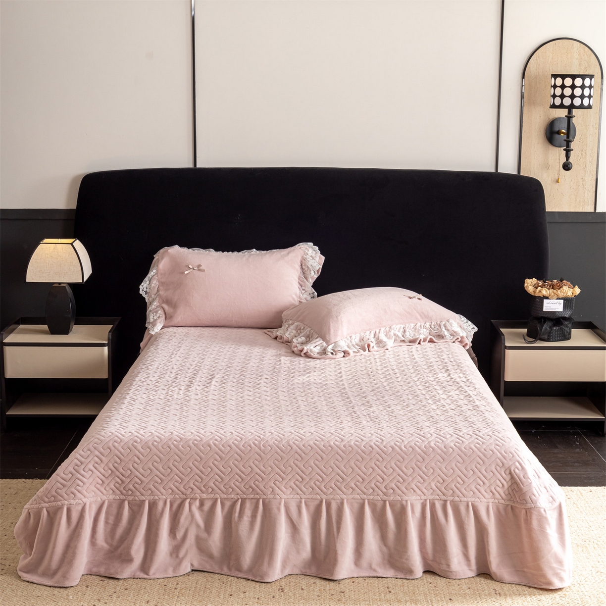 91家纺网 家纺一手货源 找家纺 罗优家纺 2025新款柔梦花边款暖绒四件套 甜梦粉