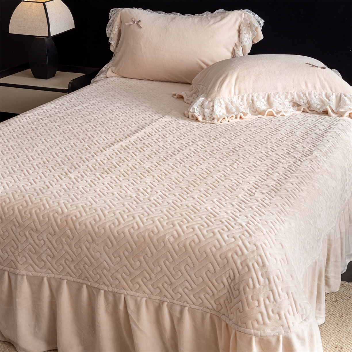 91家纺网 家纺一手货源 找家纺 （总）罗优家纺 2025新款柔梦花边款暖绒四件套