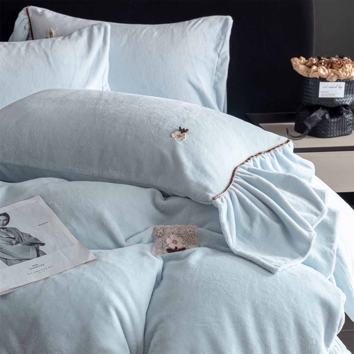 91家纺网 家纺一手货源 找家纺 罗优家纺 2025新款柔暖皱幔款暖绒四件套 浅蓝