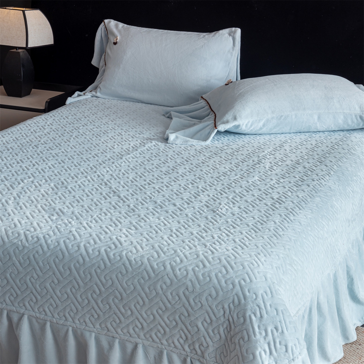 91家纺网 家纺一手货源 找家纺 罗优家纺 2025新款柔暖皱幔款暖绒四件套 浅蓝