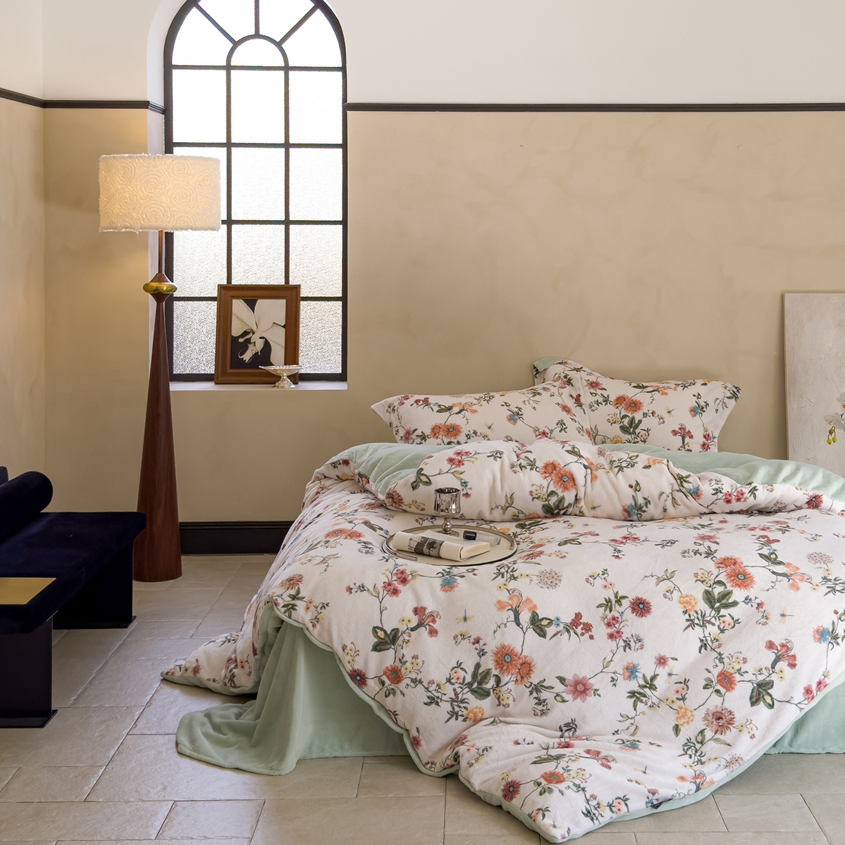 91家纺网 家纺一手货源 找家纺 三味舒屋 2025新款奢暖数码印花牛奶绒四件套-场景图 花漾