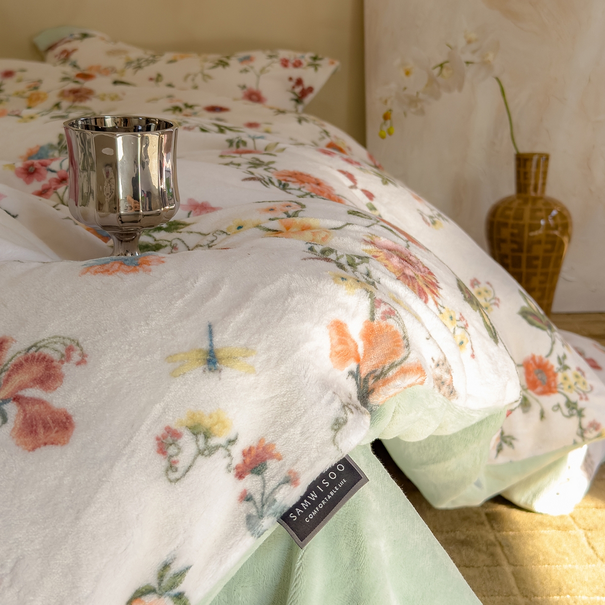 91家纺网 家纺一手货源 找家纺 三味舒屋 2025新款奢暖数码印花牛奶绒四件套-场景图 花漾