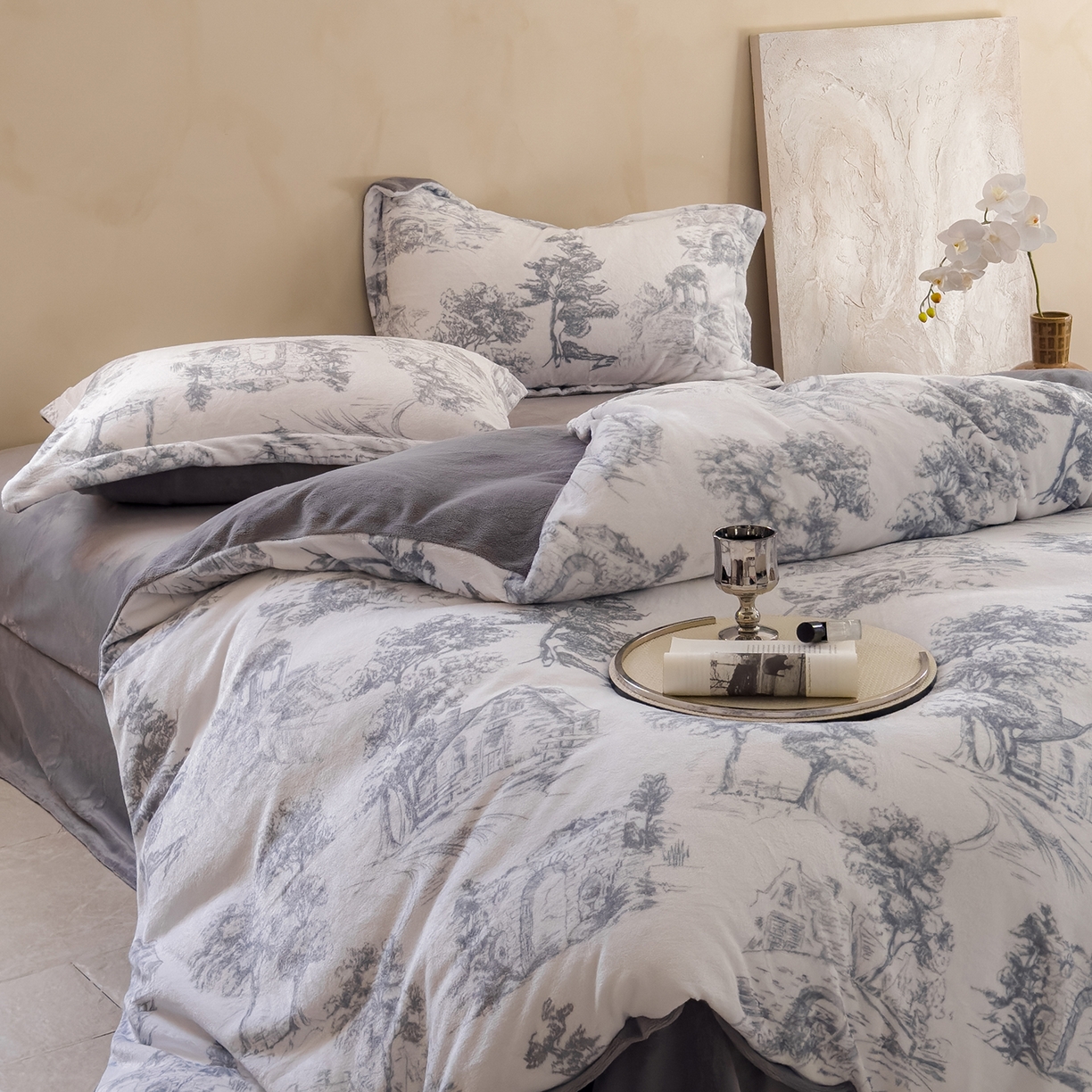 91家纺网 家纺一手货源 找家纺 三味舒屋 2025新款奢暖数码印花牛奶绒四件套-场景图 西西里