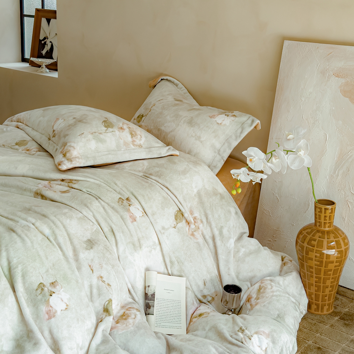 91家纺网 家纺一手货源 找家纺 三味舒屋 2025新款奢暖数码印花牛奶绒四件套-场景图 南烟