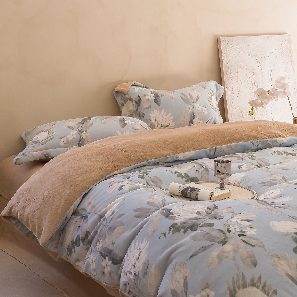 三味舒屋 2025新款奢暖数码印花牛奶绒四件套-场景图 兰亭