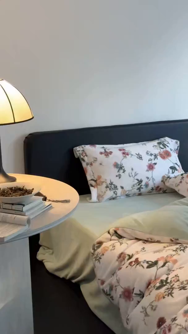 91家纺网 家纺一手货源 找家纺 三味舒屋 2025新款奢暖数码印花牛奶绒四件套-场景图 花漾