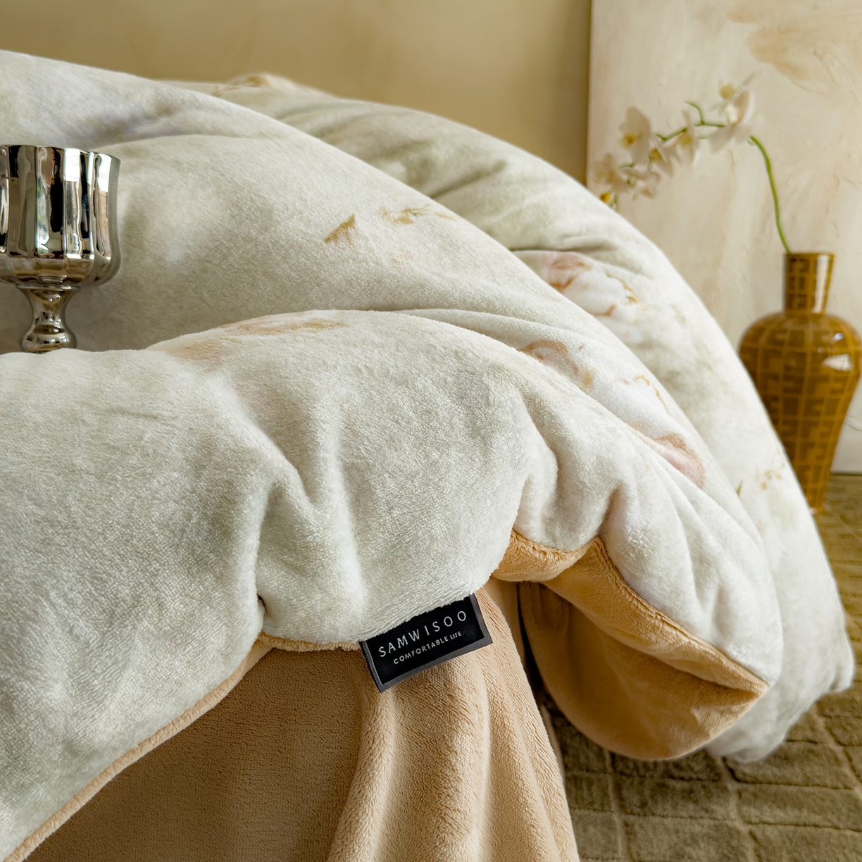 91家纺网 家纺一手货源 找家纺 三味舒屋 2025新款奢暖数码印花牛奶绒四件套-场景图 南烟