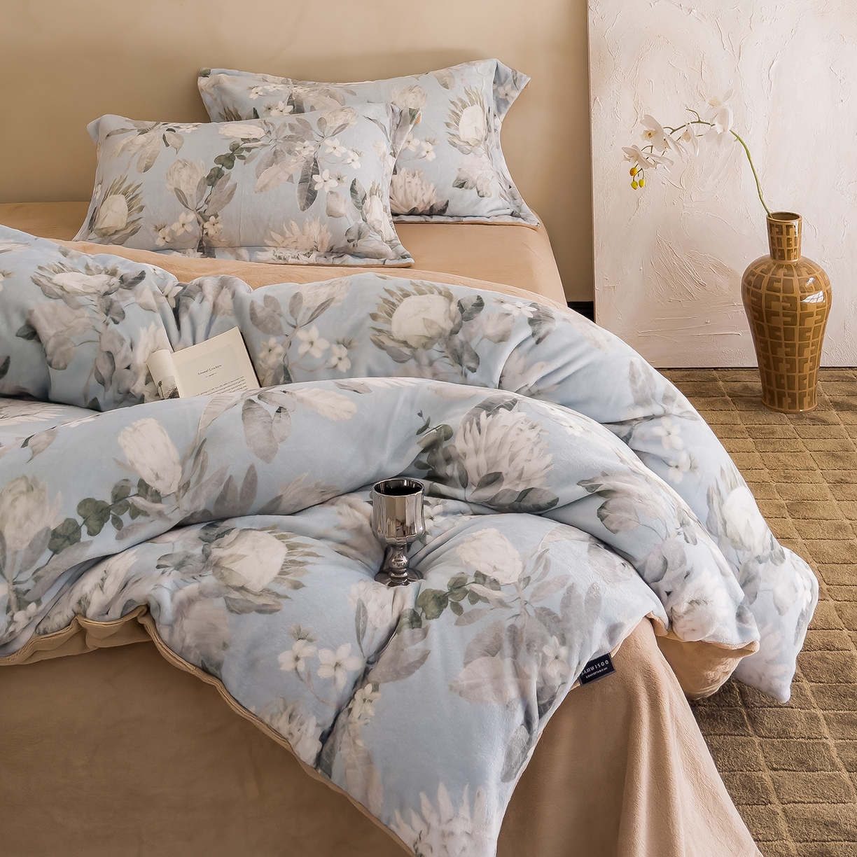 91家纺网 家纺一手货源 找家纺 三味舒屋 2025新款奢暖数码印花牛奶绒四件套-场景图 兰亭