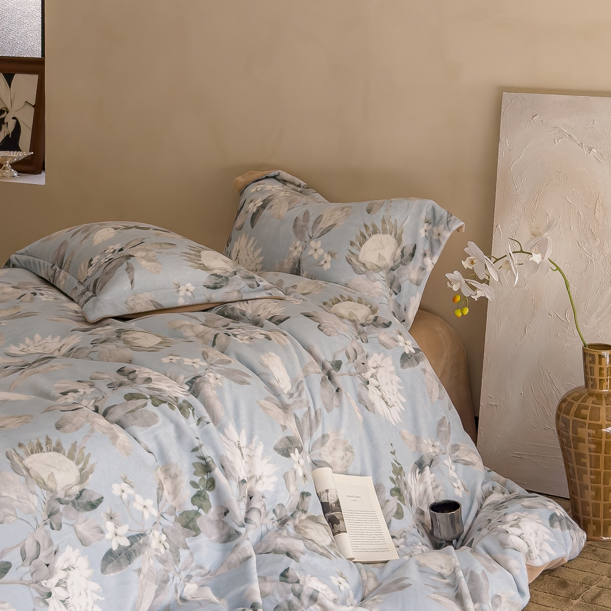 91家纺网 家纺一手货源 找家纺 三味舒屋 2025新款奢暖数码印花牛奶绒四件套-场景图 兰亭