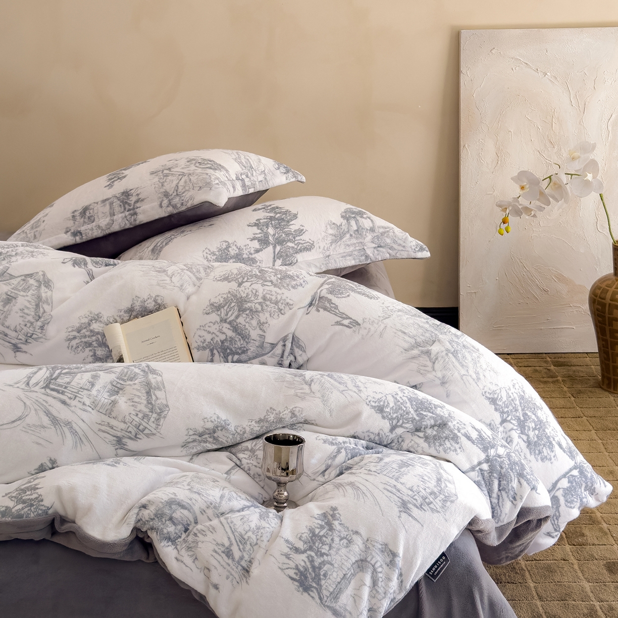 91家纺网 家纺一手货源 找家纺 三味舒屋 2025新款奢暖数码印花牛奶绒四件套-场景图 西西里