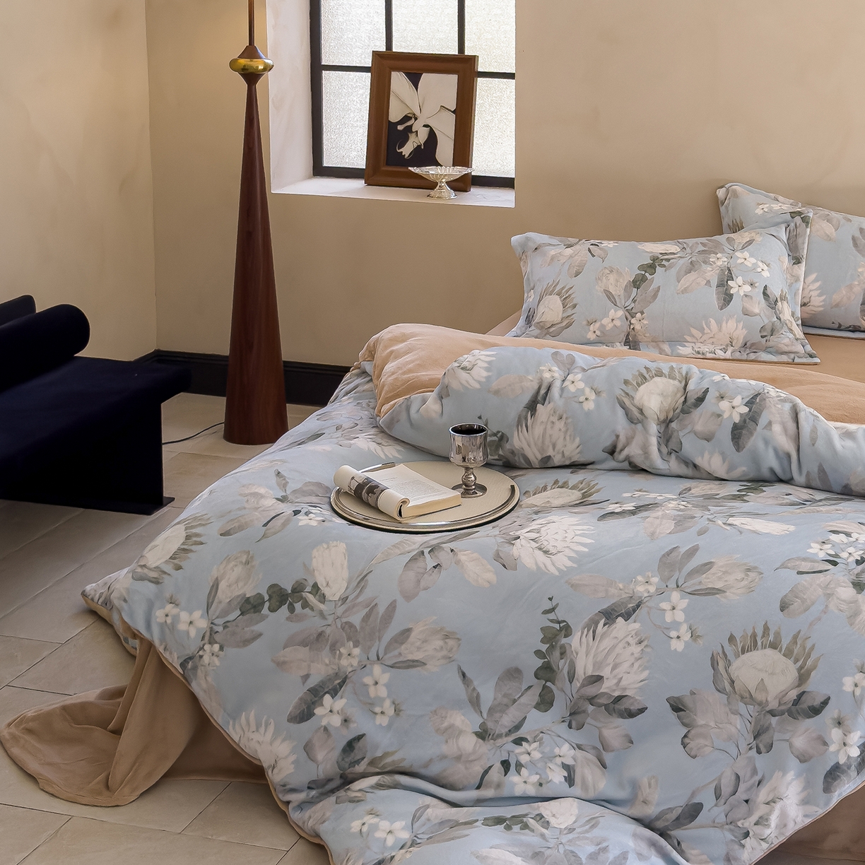 91家纺网 家纺一手货源 找家纺 三味舒屋 2025新款奢暖数码印花牛奶绒四件套-场景图 兰亭