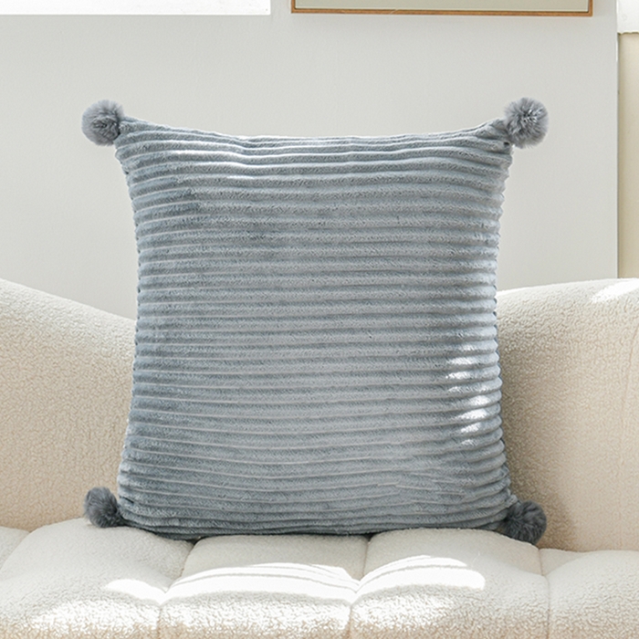 91家纺网 家纺一手货源 找家纺 （总）碧尔家居 2025新款PP棉缝标设计魔法绒小抱枕