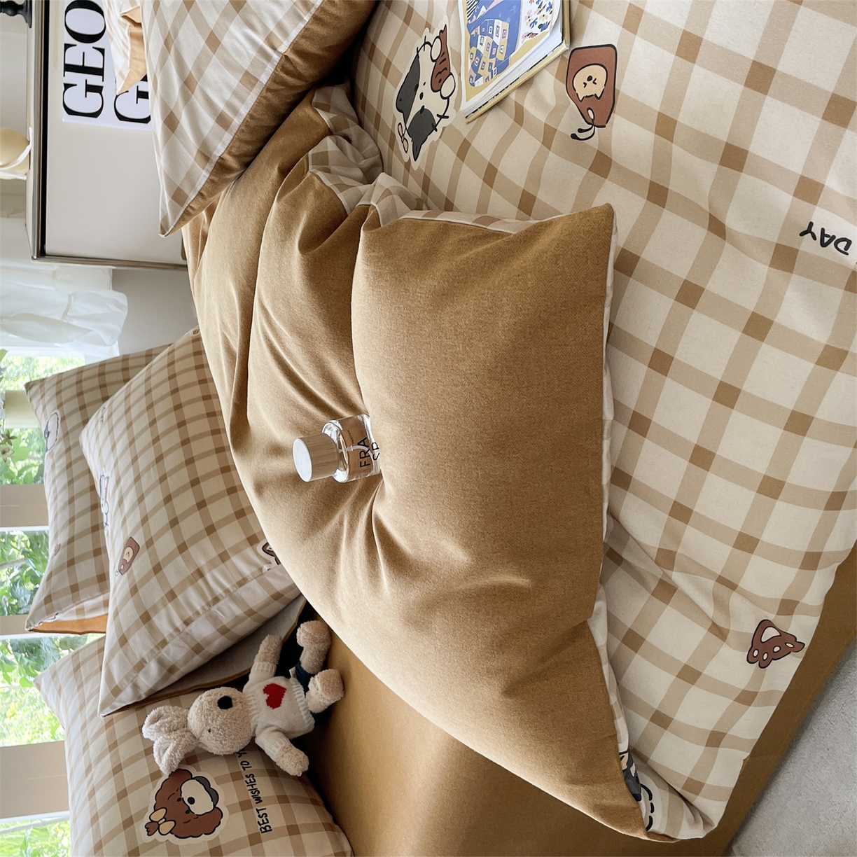 91家纺网 家纺一手货源 找家纺 本制 2025秋冬新款全棉混纺磨毛印花四件套 憨睡-陶土色