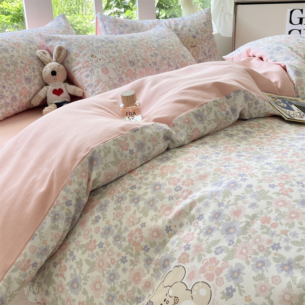 91家纺网 家纺一手货源 找家纺 本制 2025秋冬新款全棉混纺磨毛印花四件套 花涧小兔-杨妃粉