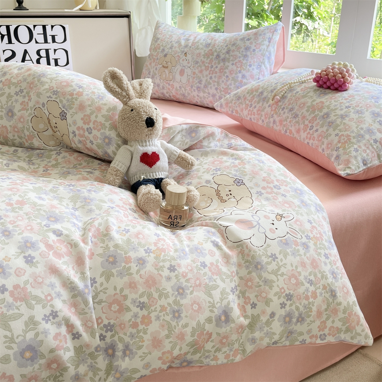 91家纺网 家纺一手货源 找家纺 本制 2025秋冬新款全棉混纺磨毛印花四件套 花涧小兔-杨妃粉