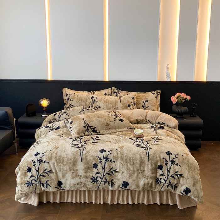 91家纺网 家纺一手货源 找家纺 （总）美伦美焕 2025新款直播热款高克重兔毛绒床盖款四件套