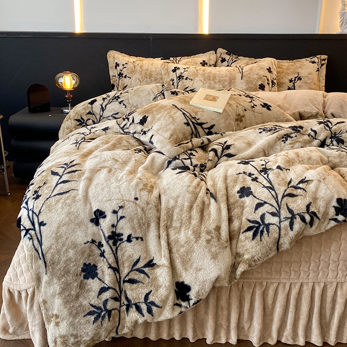 91家纺网 家纺一手货源 找家纺 （总）美伦美焕 2025新款直播热款高克重兔毛绒床盖款四件套