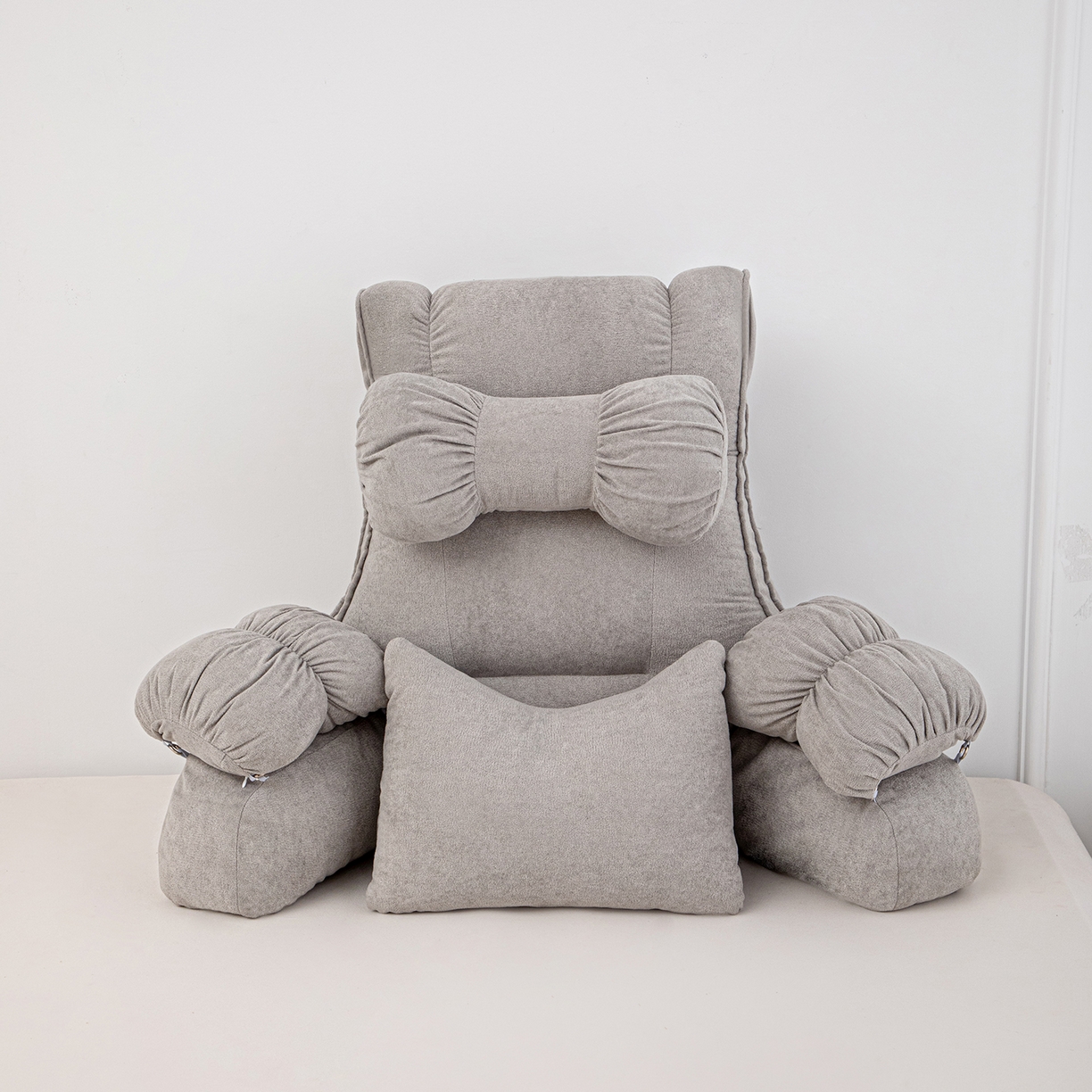 91家纺网 家纺一手货源 找家纺 沐沐家纺 2026新款小羊绒蝴蝶结护腰靠背 灰色