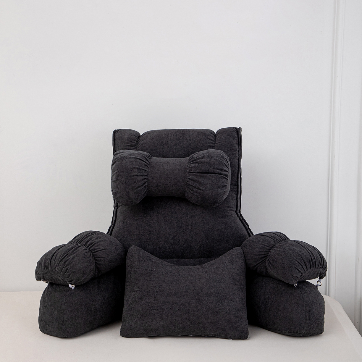 91家纺网 家纺一手货源 找家纺 沐沐家纺 2026新款小羊绒蝴蝶结护腰靠背 黑色