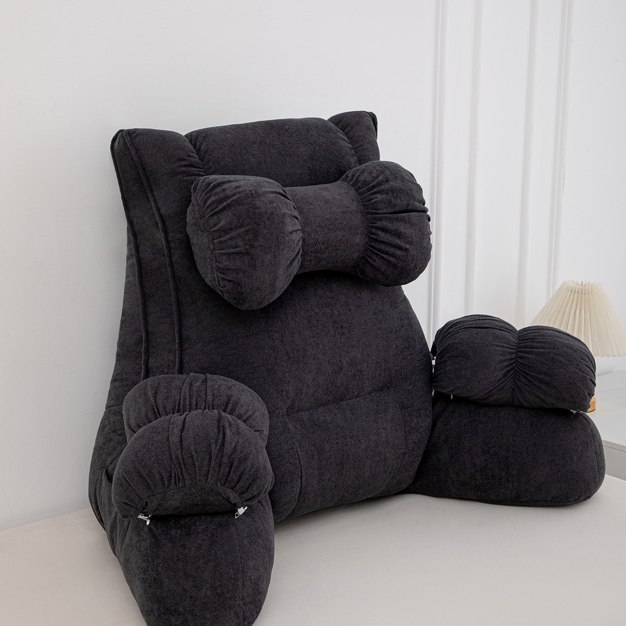 91家纺网 家纺一手货源 找家纺 沐沐家纺 2026新款小羊绒蝴蝶结护腰靠背 黑色