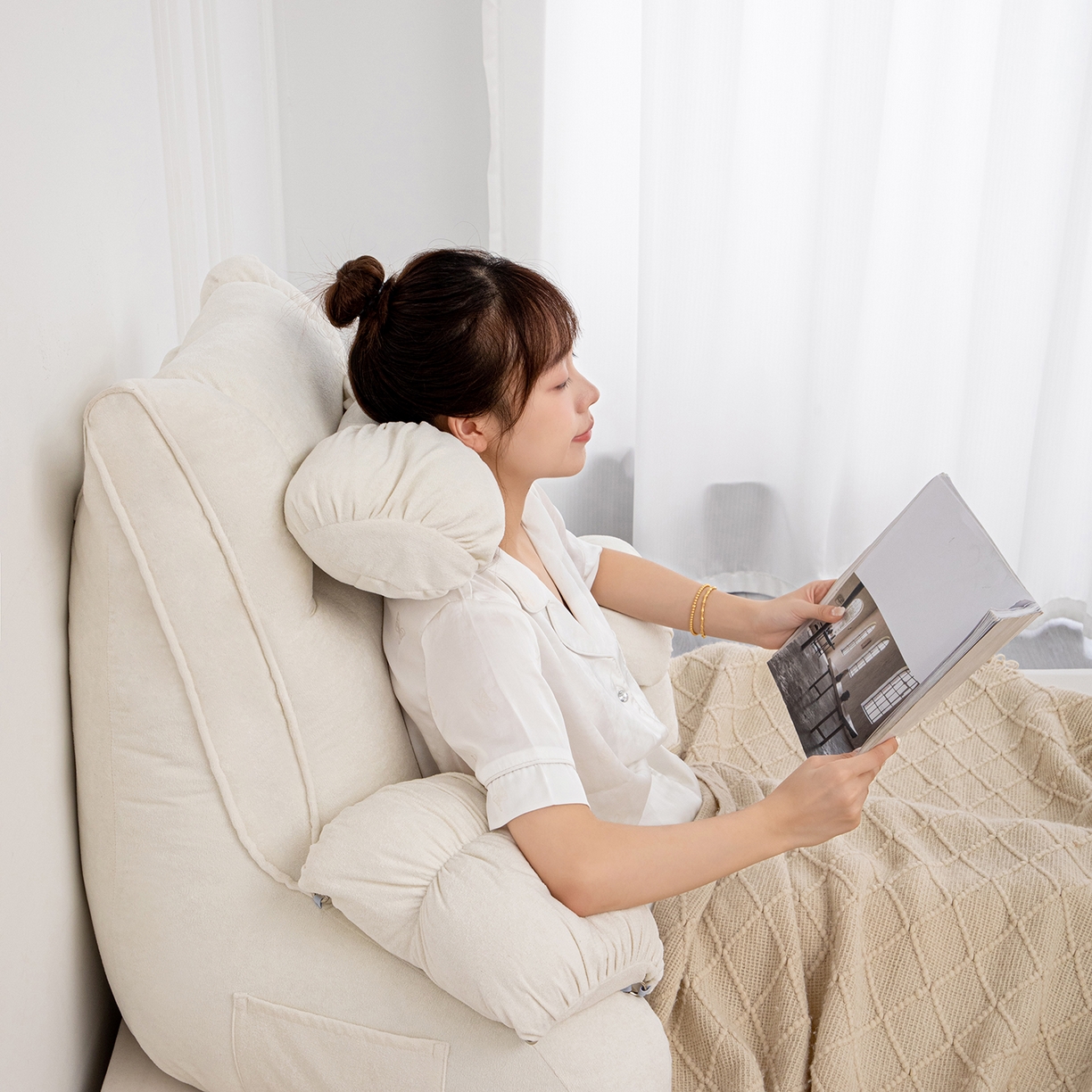 91家纺网 家纺一手货源 找家纺 沐沐家纺 2026新款小羊绒蝴蝶结护腰靠背 米白