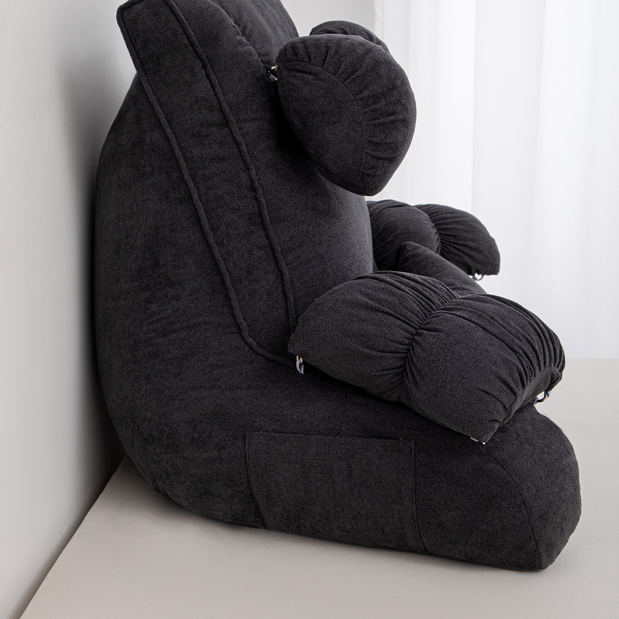 91家纺网 家纺一手货源 找家纺 沐沐家纺 2026新款小羊绒蝴蝶结护腰靠背 黑色