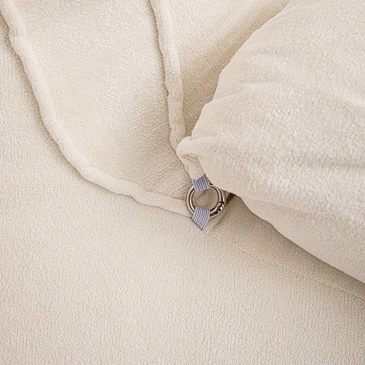 91家纺网 家纺一手货源 找家纺 沐沐家纺 2026新款小羊绒蝴蝶结护腰靠背 米白