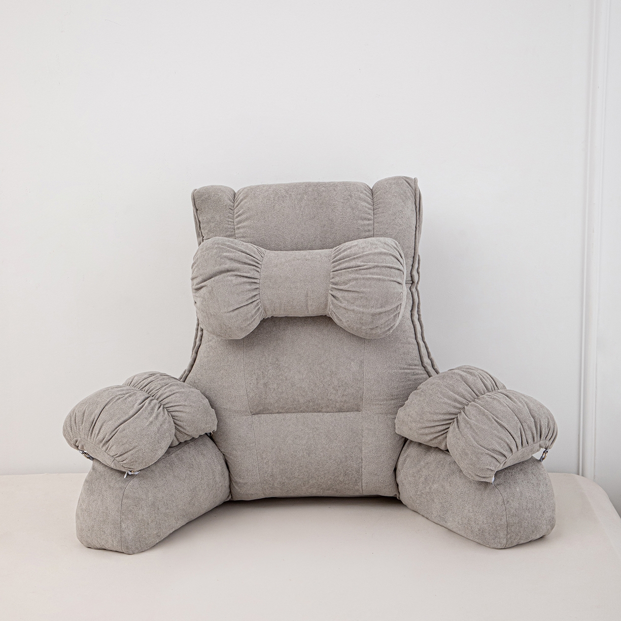 91家纺网 家纺一手货源 找家纺 沐沐家纺 2026新款小羊绒蝴蝶结护腰靠背 灰色