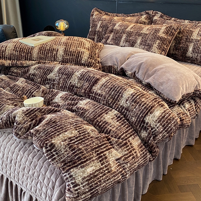 91家纺网 家纺一手货源 找家纺 （总）美伦美焕 2025新款直播热款高克重兔毛绒床盖款四件套