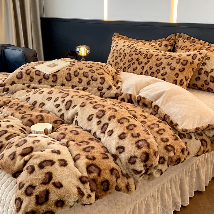 91家纺网 家纺一手货源 找家纺 （总）美伦美焕 2025新款直播热款高克重兔毛绒床盖款四件套